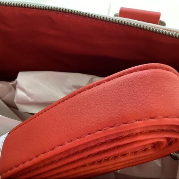 DISNEY LOUNGEFLY MICKEY MOUSE NEW SACTEL WITH STRAPE - Picture 9 of 9